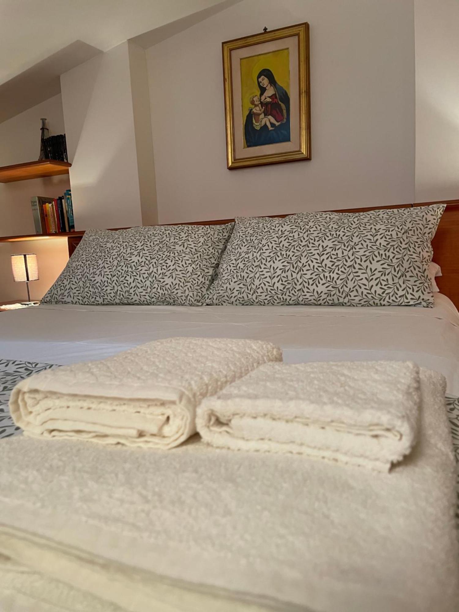 Ferienwohnung La Casa Nel Cortile Castelbuono  Exterior foto
