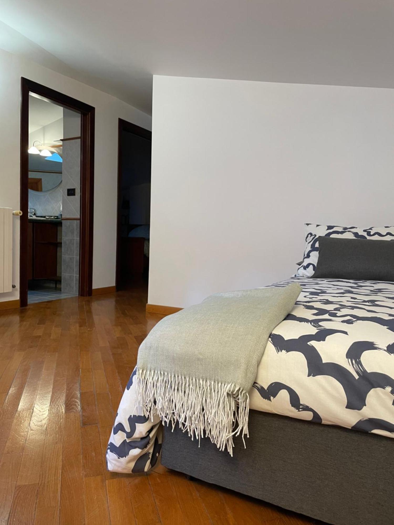 Ferienwohnung La Casa Nel Cortile Castelbuono  Exterior foto