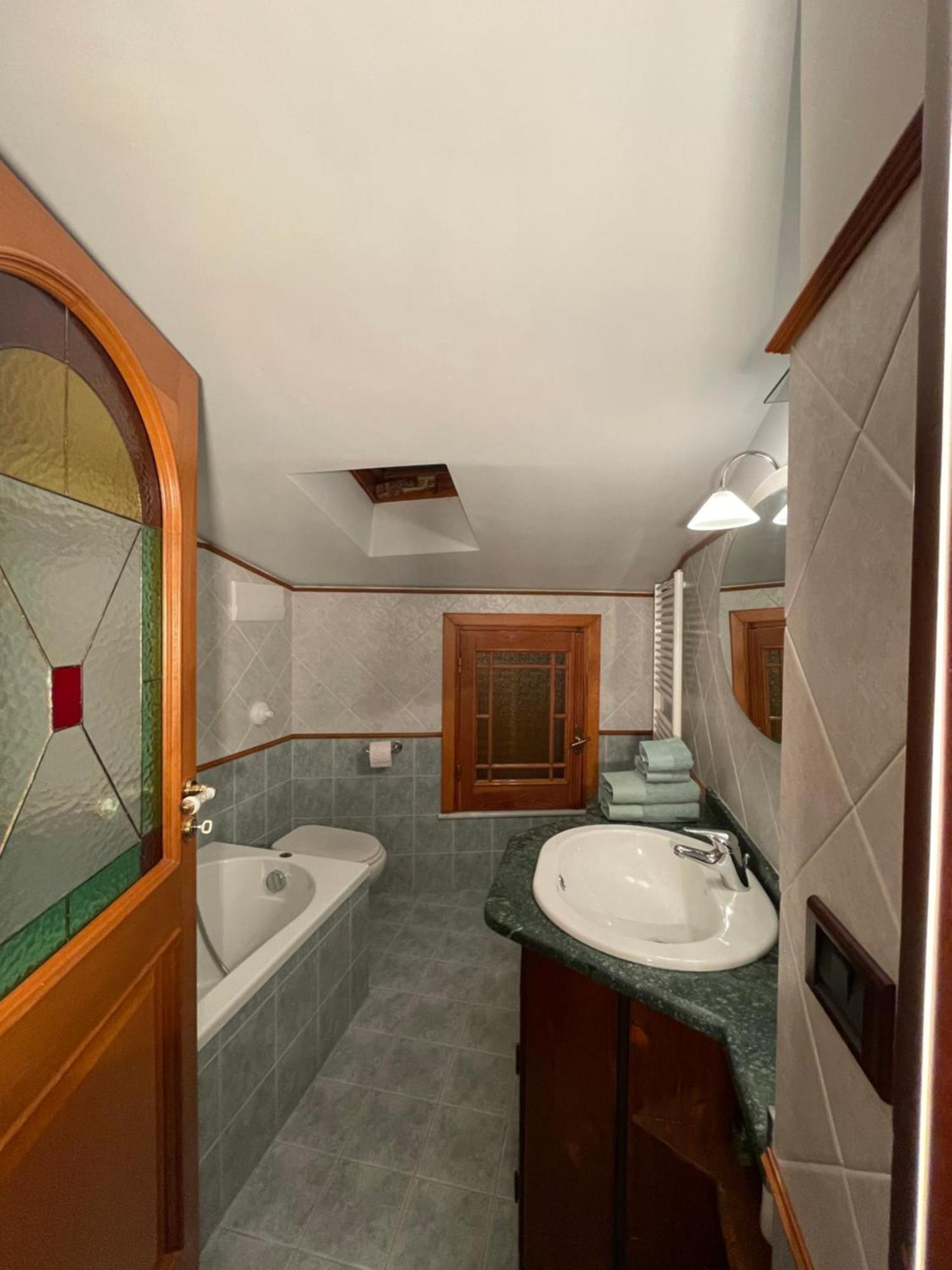 Ferienwohnung La Casa Nel Cortile Castelbuono  Exterior foto